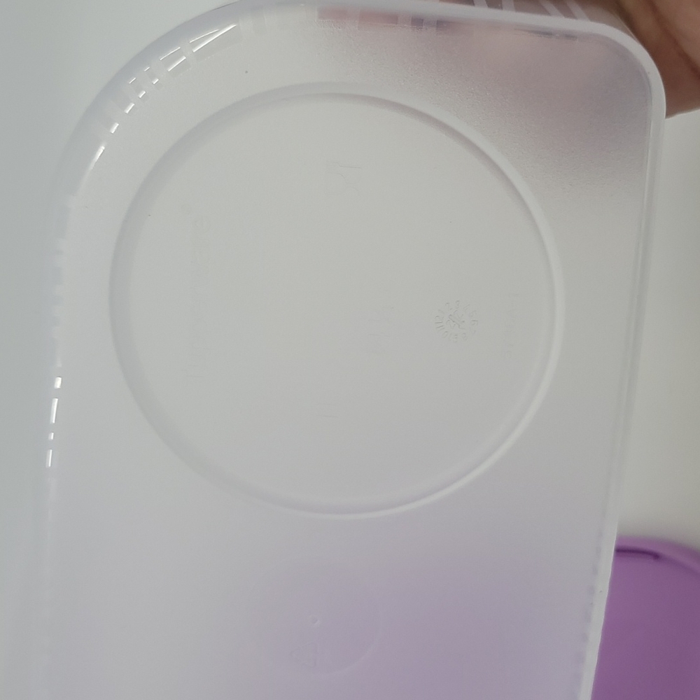 Tupperware Fresh and Cool New 1.1L Rectangular - Picture 3 of 7